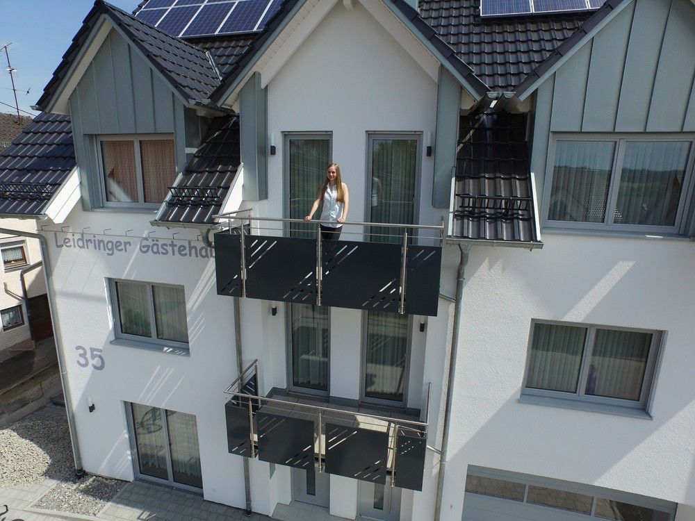 Leidringer Gaestehaus Gmbh Rosenfeld Exterior foto